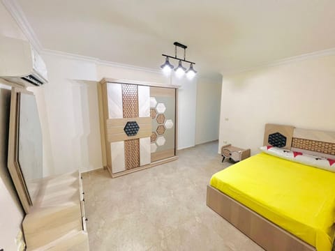 Bed, Photo of the whole room, Bedroom, wardrobe