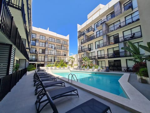 Property building, Day, Swimming pool, Swimming pool