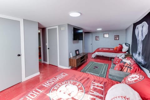 LA Maison De LA Nouvelle-Orléans GAME DAY house Covered Patio House in Northport