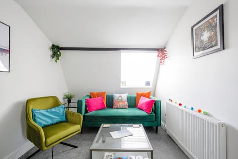 Activities, Living room, Seating area, hair dresser