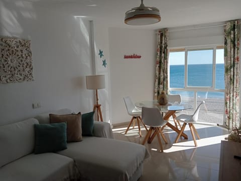 Primera linea de Playa a 10 min Estepona Apartment in San Luis de Sabinillas