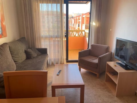 Communal lounge/ TV room, TV and multimedia, Living room, Seating area