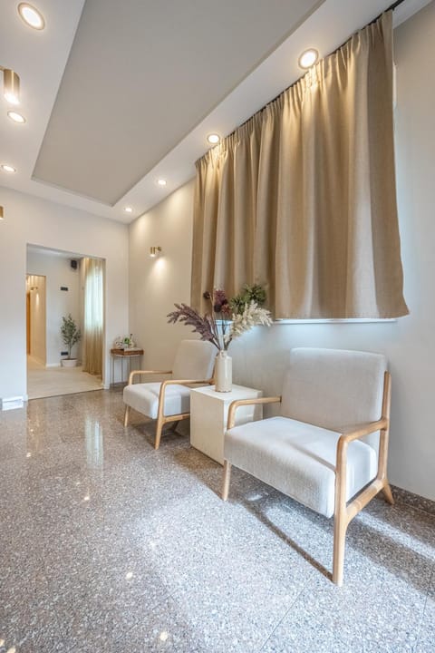Lobby or reception, Decorative detail, Seating area, shuttle