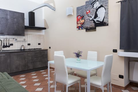 Kitchen or kitchenette, Living room, Seating area, Dining area, stove