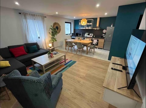 A1 neuf 2023 - ORLY - PARIS EXPO - 5 chambres - 16 couchages Apartment in Île-de-France