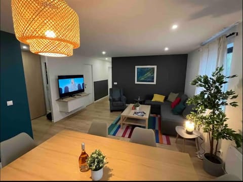 A1 neuf 2023 - ORLY - PARIS EXPO - 5 chambres - 16 couchages Apartment in Île-de-France