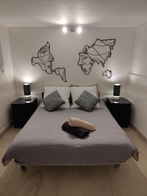 L'Escapade Enchantée Paris-Disneyland Bed and Breakfast in Noisy-le-Grand