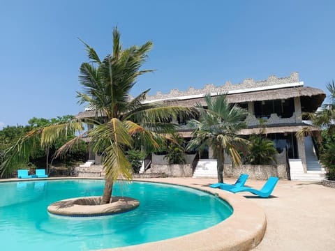 Property building, Garden view, Pool view, Swimming pool, sunbed