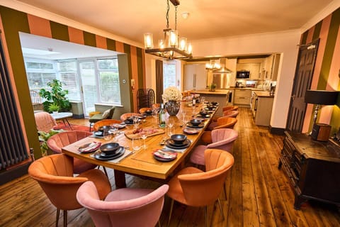 Dining area, kitchen