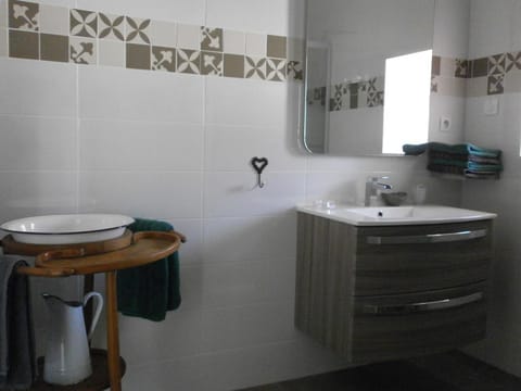 LE GRAND CHENE House in Provence-Alpes-Côte d'Azur