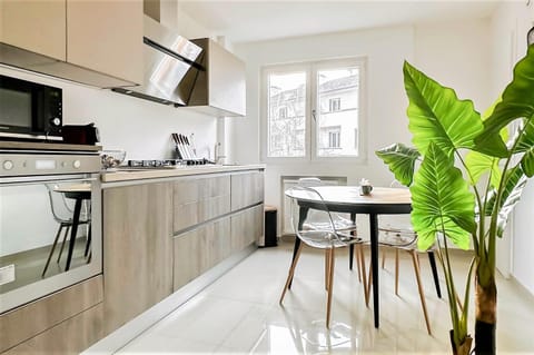 Kitchen or kitchenette, Dining area, dishwasher, minibar, pet friendly, stove