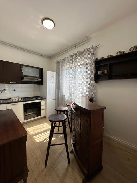 Kitchen or kitchenette, pet friendly, stove