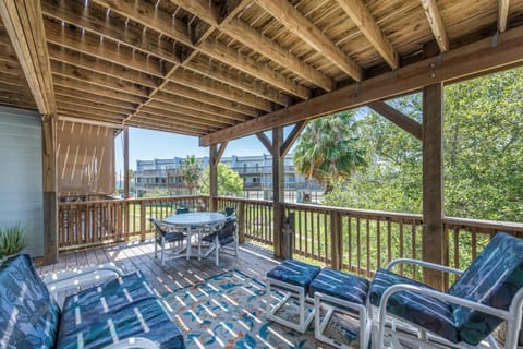 Patio, Day, Natural landscape, Garden, Balcony/Terrace, Seating area, Dining area, furniture