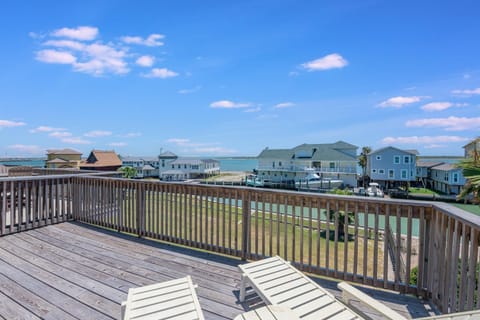 Day, Neighbourhood, Balcony/Terrace, Seating area, Sea view