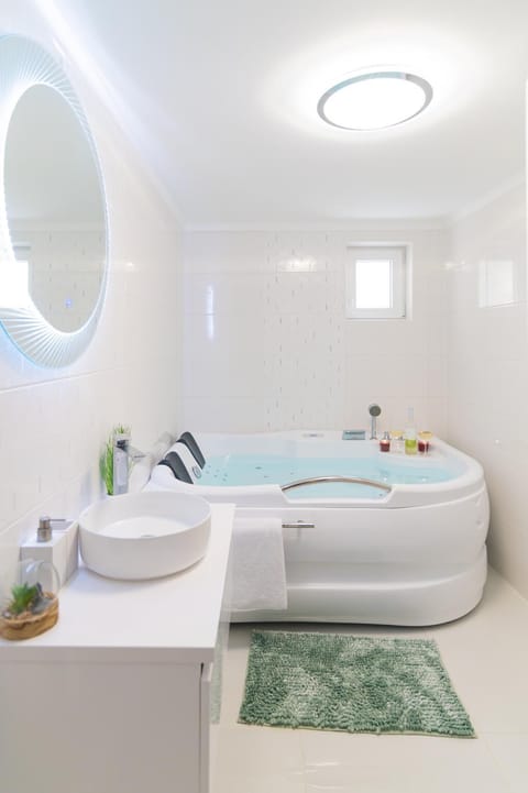 Hot Tub, Bathroom, Bath