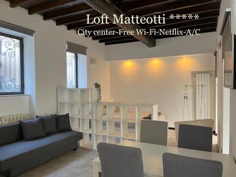Loft Matteotti - Studio in centro Apartment in Lombardy