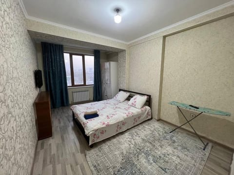 Bedroom, towels