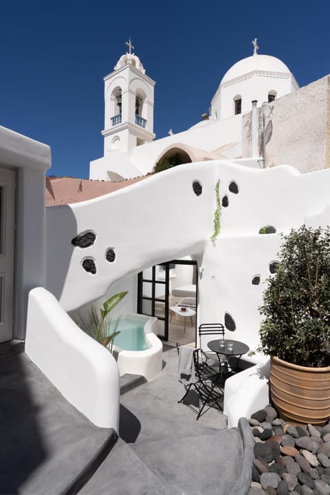 Property building, Patio, Day