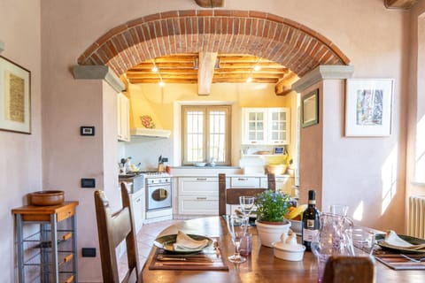 Kitchen or kitchenette, Food and drinks, Dining area, Food, dishwasher, minibar, pet friendly, stove