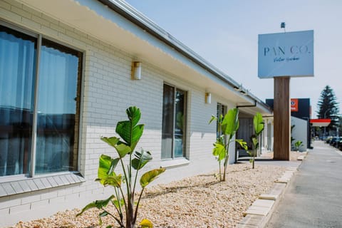 Property building, Property logo or sign, Street view
