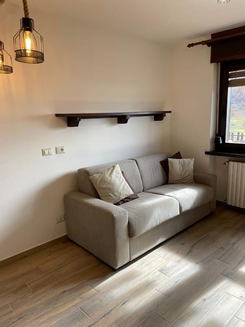 Bilocale con terrazzo e vista spettacolare sui monti Apartment in Sestriere