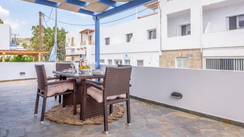 Property building, Day, View (from property/room), Balcony/Terrace, Dining area