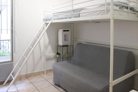 Charming bright studio near Paris Apartment in Pantin