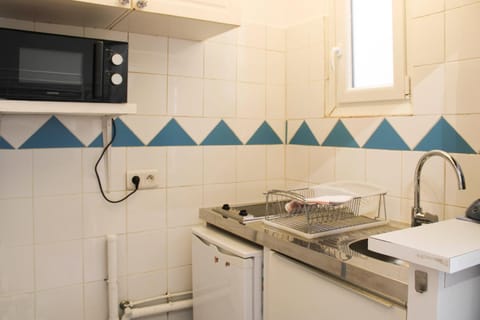 Charming bright studio near Paris Apartment in Pantin