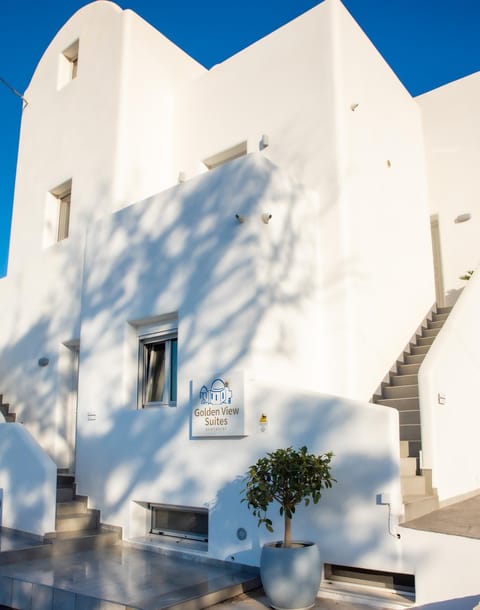 Golden View Suites Villa in Mesaria