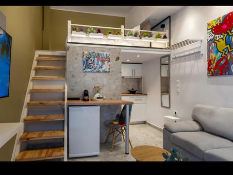 Bed, Kitchen or kitchenette, Living room, Seating area