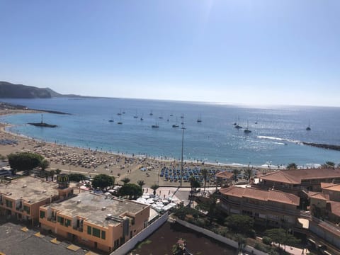 City view, Pool view, Sea view