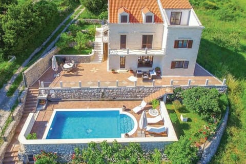 Property building, Patio, Day, Bird's eye view, Garden, Balcony/Terrace, Garden view, Pool view, Swimming pool, Swimming pool