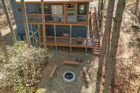 Serene Broken Bow Cabin with Hot Tub and Fire Pit! Cabin in Oklahoma
