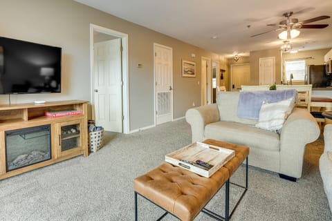 Relax Fireside! Peaceful Escape Near Branson Strip Apartment in Branson