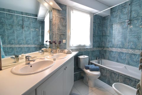 Appartamento fronte mare Apartment in Menton