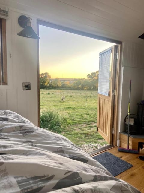 Spring, Bed, Day, Natural landscape, Garden, Bedroom, Mountain view