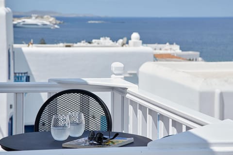 Day, View (from property/room), Balcony/Terrace, Dining area, Sea view