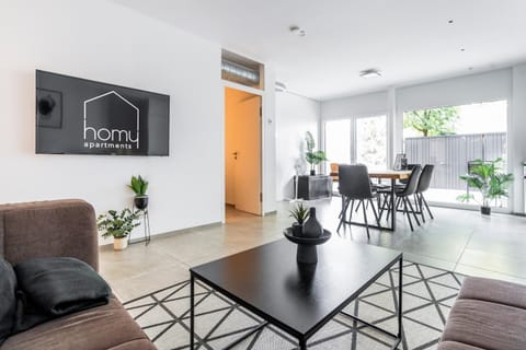 TV and multimedia, Living room, Seating area, Dining area