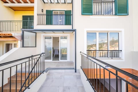 Property building, Balcony/Terrace