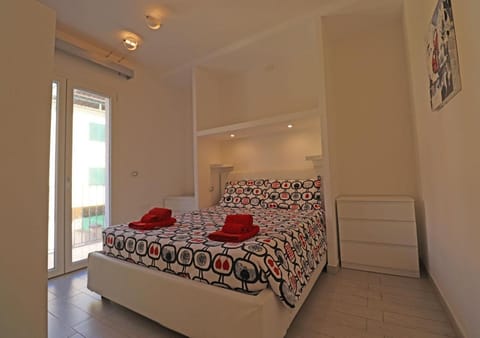 Bed, Photo of the whole room, Bedroom, towels, air conditioner