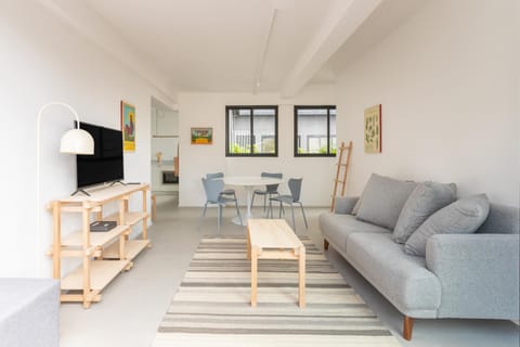 Communal lounge/ TV room, Living room