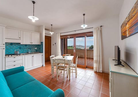 TV and multimedia, Kitchen or kitchenette, Living room, minibar