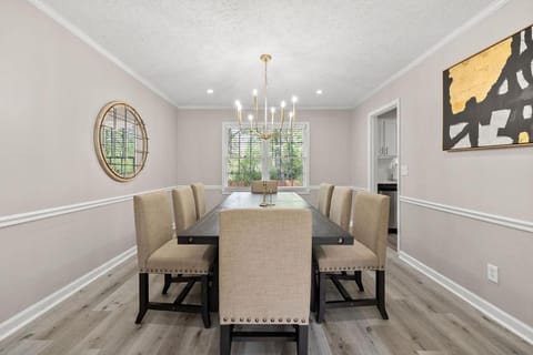 Beautiful Newly-Renovated Home in Indian Hills House in Sandy Springs