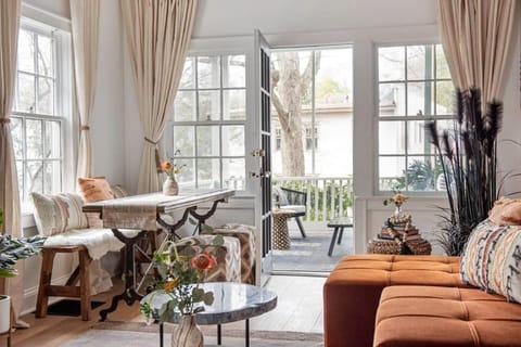 Printer's Mark Apartment in Poncey-Highland