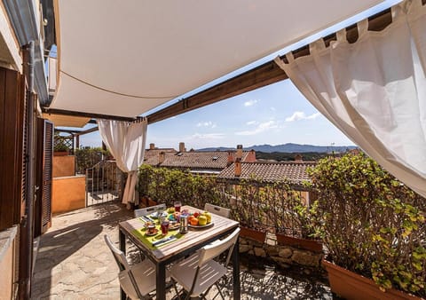 Patio, Natural landscape, Balcony/Terrace, Balcony/Terrace, Dining area, Garden view