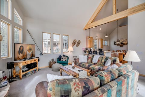 Windflower Retreat: Beautiful Dog Friendly Home House in Frisco