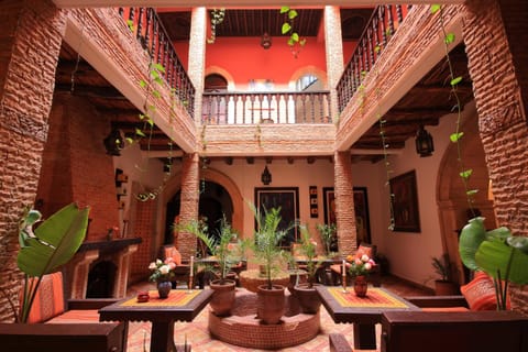 Balcony/Terrace, Decorative detail