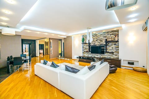 TV and multimedia, Living room, internet, air conditioner