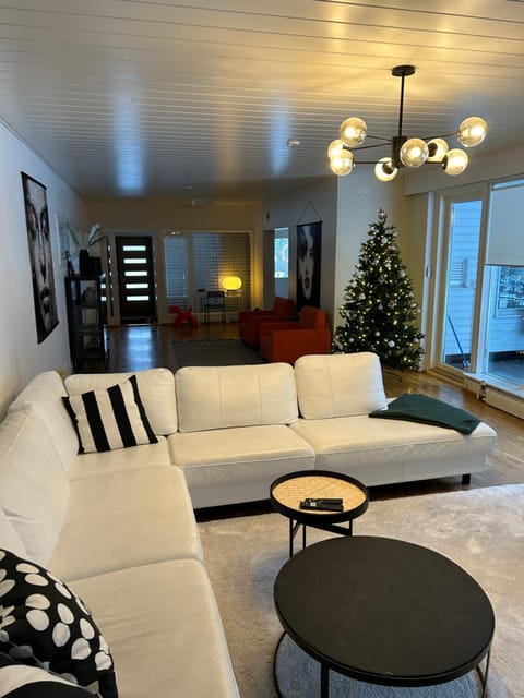 Villa Koivu 100m2 3mh, rauhallinen ja tyylikäs kaupunkikoti Villa in Finland