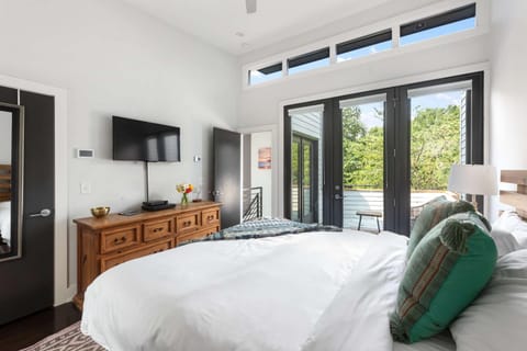 CA Dreaming House in Poncey-Highland